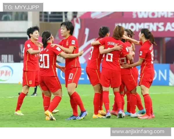 足球评论员热情赞扬球星表现全面彰显技术与精神双重魅力